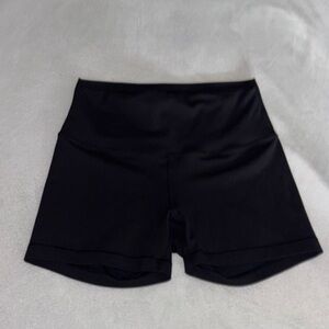Lululemon Wunder Train Shorts 4 inch